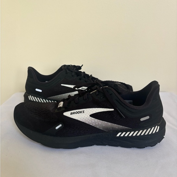 Brooks Launch GTS 9 Black sneakers size 10.5 44.5 men’s - Picture 1 of 8